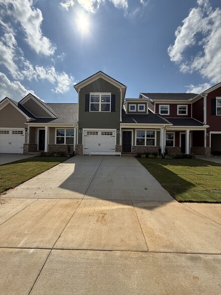 153 Coleson Ln, Pleasant View, TN 37146