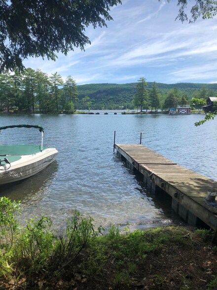 000 W Lake Rd, Poultney, VT 05764