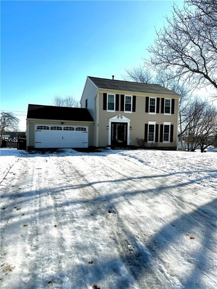 30 Constitution Cir, Rochester, NY 14624