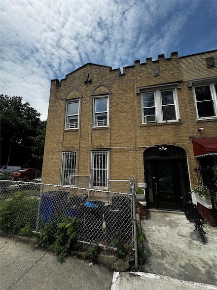 1661 E 172nd St, Bronx, NY 10472