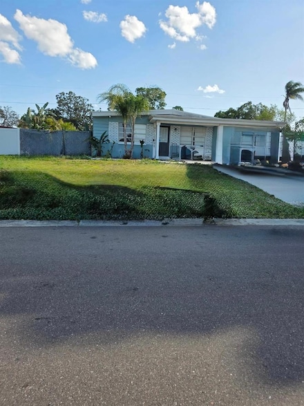 1329 Tuscola St, Clearwater, FL 33756