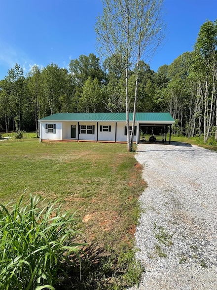 212 Cornfield Ln, Appomattox, VA 24522