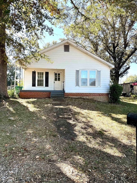 101 W Lamar Ave, Tuscumbia, AL 35674