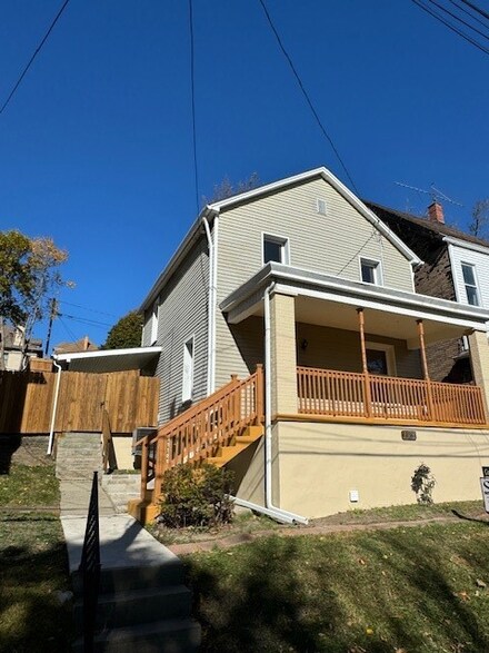 129 Good St, Jeannette, PA 15644