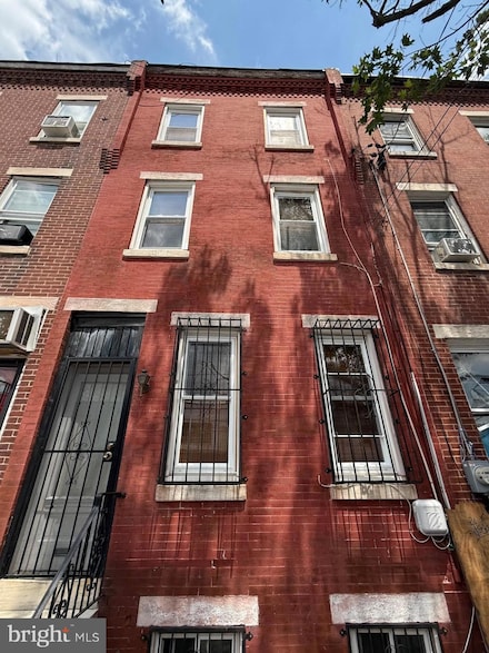 2073 E Tioga St, Philadelphia, PA 19134