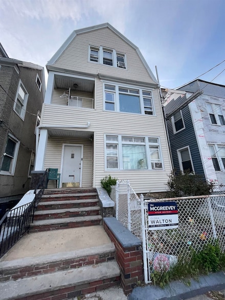 33 Clerk St, Jersey City, NJ 07305