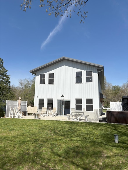 22873 Riverside Dr, Mendon, MI 49072