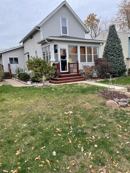 1803 Eustis St, Saint Paul, MN 55113