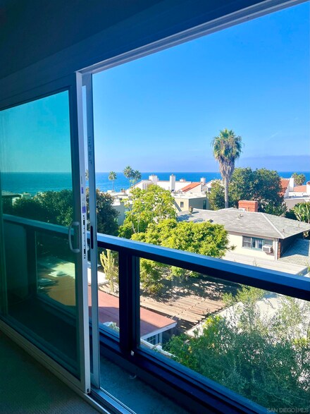 230 Prospect St Unit 33, La Jolla, CA 92037