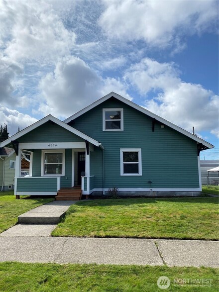 6826 S Alder St, Tacoma, WA 98409