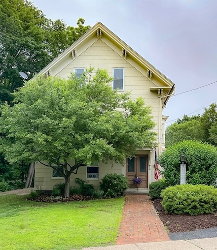 4 Martin Rd, Douglas, MA 01516