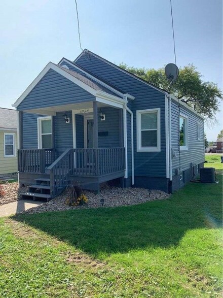 1038 Stambaugh Ave, Sharon, PA 16146