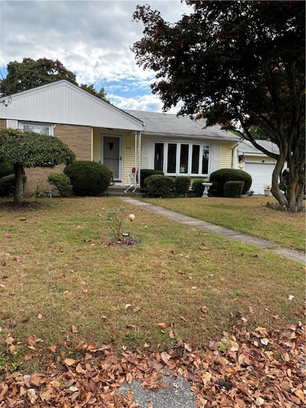 956 Oaklawn Ave, Cranston, RI 02920