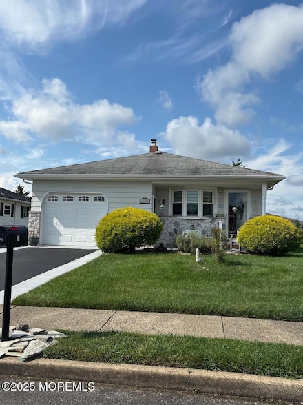 15 Tivoli St, Toms River, NJ 08757