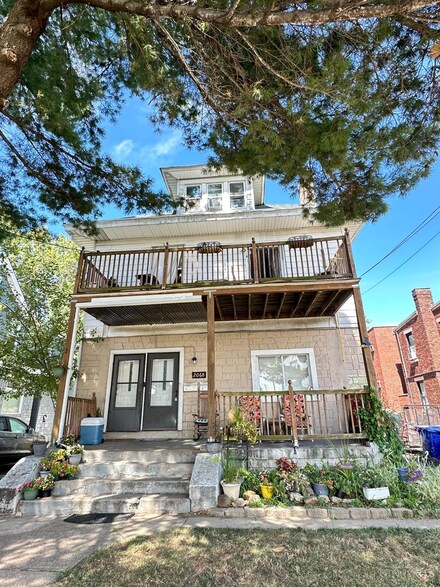 2068 Elm Ave, Cincinnati, OH 45212
