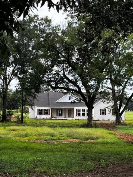 273 Box Rd, Dothan, AL 36301