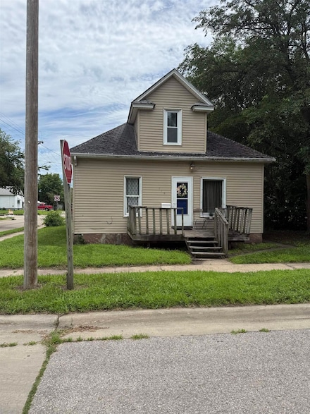 448 Cherry St, Waterloo, IA 50703