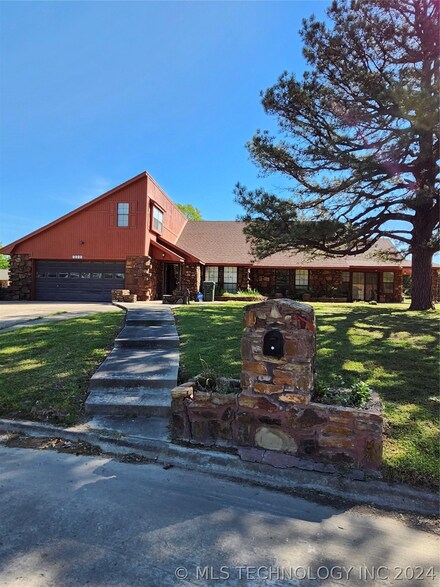 2600 S 27th St, Muskogee, OK 74401
