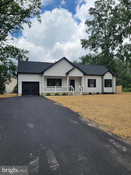 1182 Rae Dr, Vineland, NJ 08360