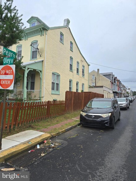123 Oley St, Reading, PA 19601