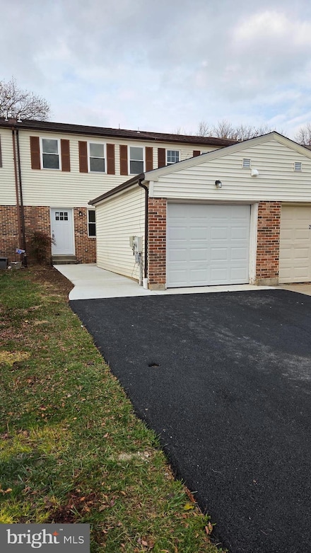 216 Springwood Dr, Bear, DE 19701