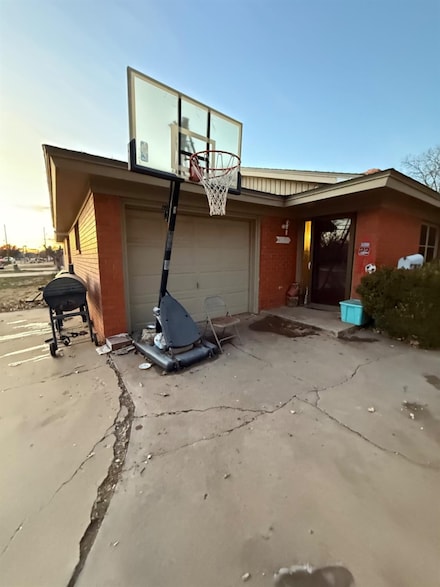 4318 58th St, Lubbock, TX 79413
