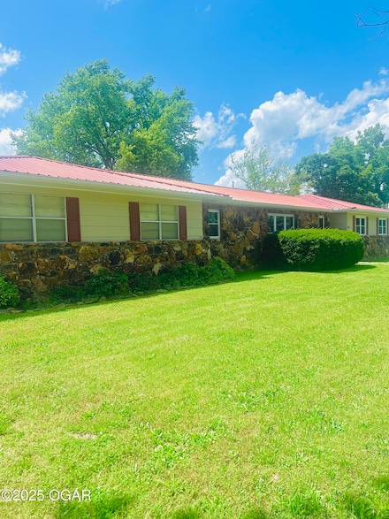 2119 S Main St, Carthage, MO 64836