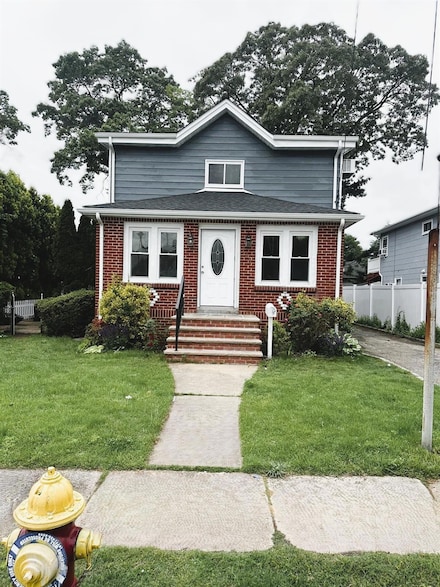 123 Mitchell St, Bellmore, NY 11710
