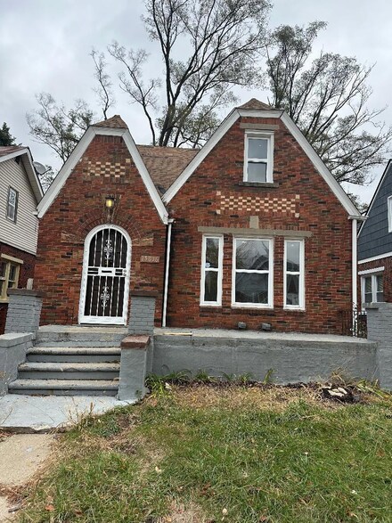 15816 Cheyenne St, Detroit, MI 48227