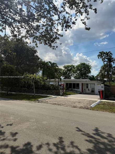 205 SW 21st Way, Fort Lauderdale, FL 33312