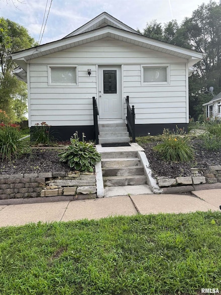 235 20th Place, Clinton, IA 52732