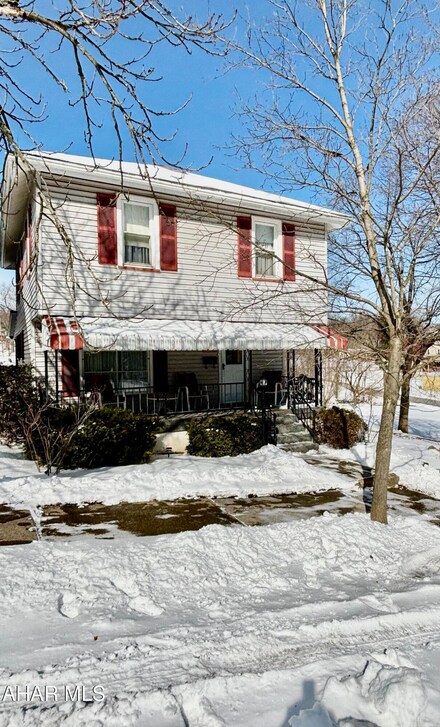 217 N 14th Ave, Altoona, PA 16601