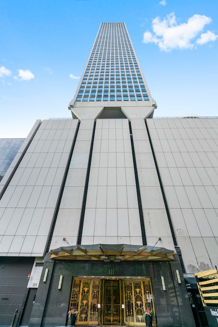 111 E Chestnut St Unit 12H, Chicago, IL 60611
