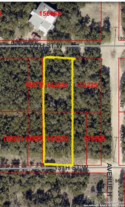 00 12th, Lakehills, TX 78063