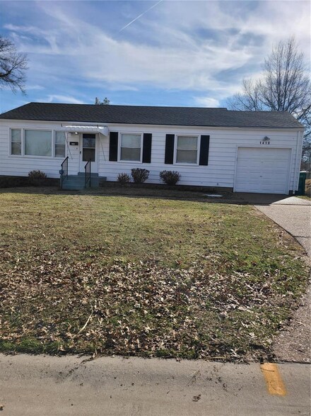 1410 Akron Dr, Saint Louis, MO 63137