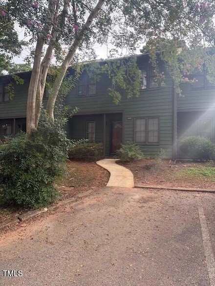 4117 The Oaks Dr, Raleigh, NC 27606