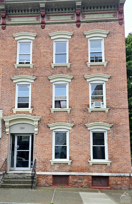 324 Warren St Unit 1, Hudson, NY 12534