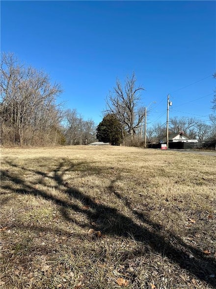 4341 E 56th St, Kansas City, MO 64130