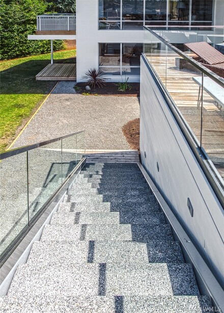 7510 SE 71st St, Mercer Island, WA 98040