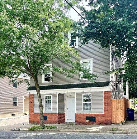 884 Branch Ave, Providence, RI 02904