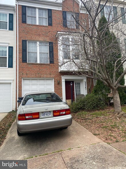 20581 Crestmont Terrace, Sterling, VA 20165