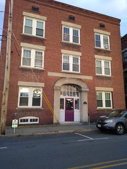 11 Conway St, Greenfield, MA 01301