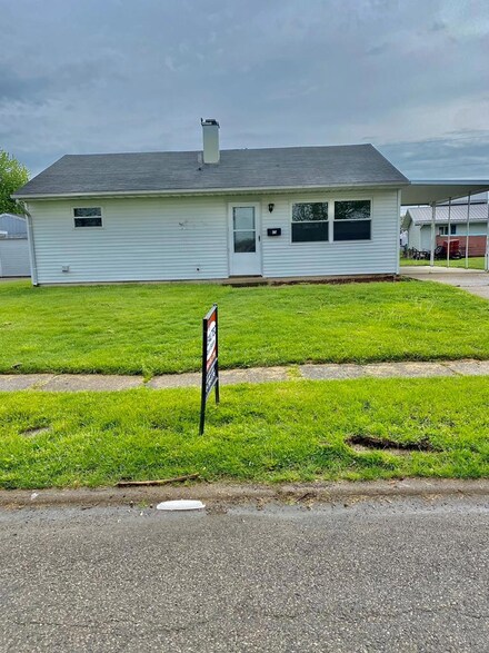 207 Saint Mary's Ln, Waverly, OH 45690