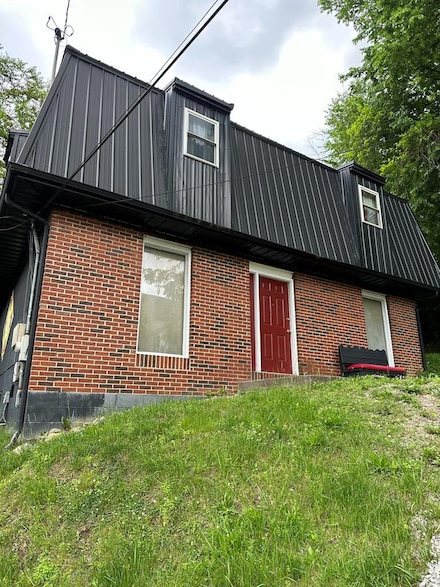 597 Memorial Dr, Hazard, KY 41701