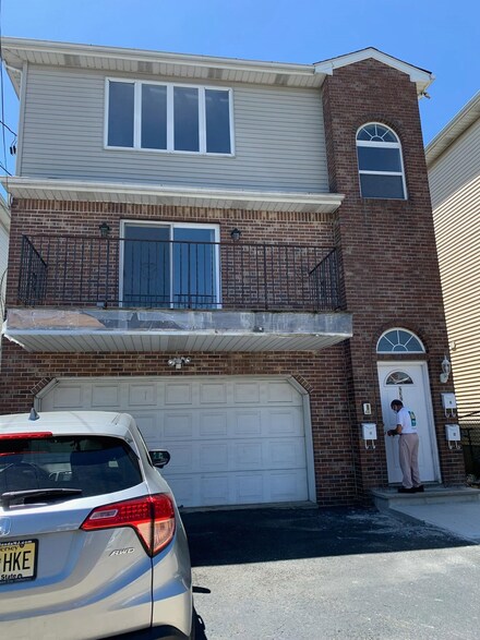 237 75th St, North Bergen, NJ 07047
