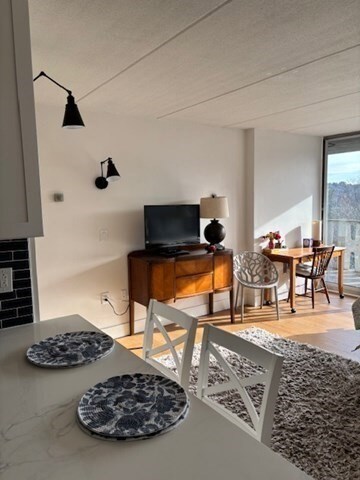 200 Swanton St Unit 502, Winchester, MA 01890