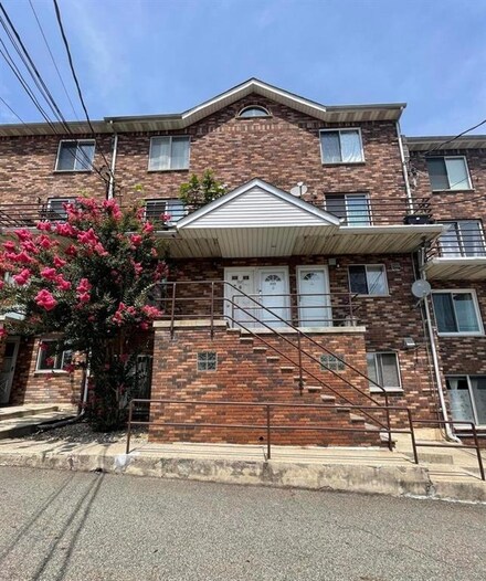 89 Narrows Rd N Unit A, Staten Island, NY 10305