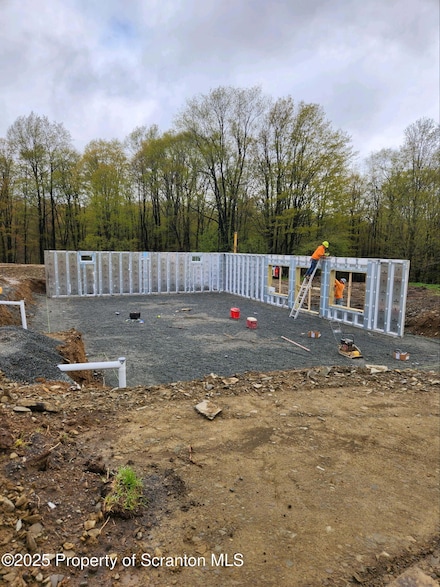 742 May Rd, Ararat Township, PA 18465