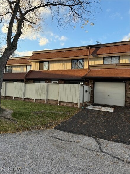 9956 Johnnycake Ridge Rd Unit A09, Concord Township, OH 44077