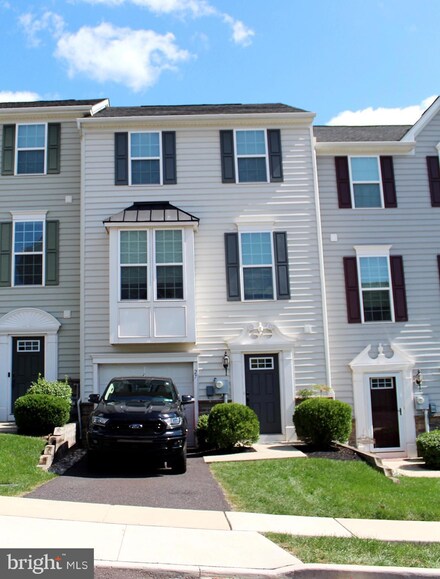 27 Jefferson Dr, Spring City, PA 19475